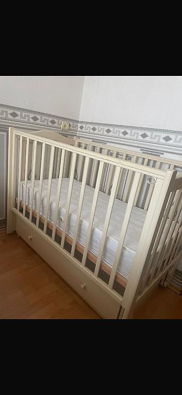 istikbal: Oğlan və qız üçün, İşlənmiş, Dördbucaq, Beşik, Dəstsiz, Matras ilə, Yellənmə mexanizmi ilə — 1