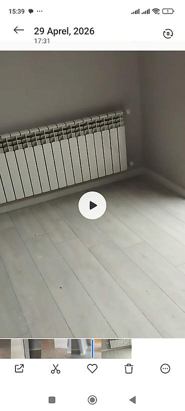 şüşe stol: - İşıqlandırma: Beşplafonlu asma lustra. Xrom rəngli metal karkas — 5