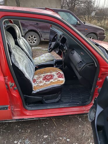 Volkswagen: Volkswagen Golf: 1992 г., 1.8 л, Механика, Бензин, Хэтчбэк — 7