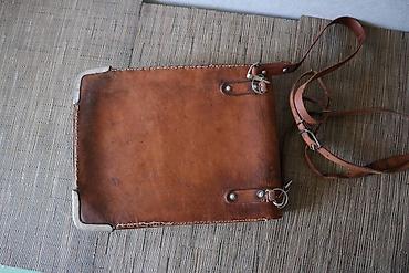 Антиквариат: Офицерский/полевой кожаный планшет 1940х гг. Состояние на фото, следы — 10