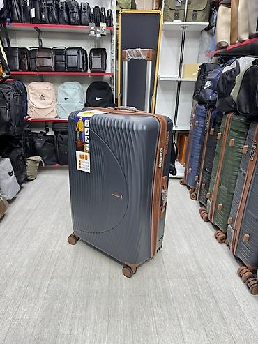 Чемодан, Новый, Материал: Пластик, Большой (более 70 л), Кодовый замок