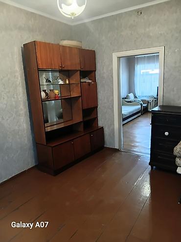 Үйлөрдү сатуу: 3 бөлмө, 2 м², 2 соток, Бишкек, Красный Строитель ж/м Кыймылсыз мүлк агенттиги — 8