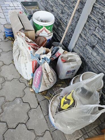 строительный материалы: Остатки строительных материалов и расходников Состав по фото: -