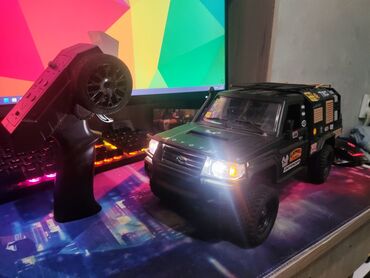 Другие товары для детей: Продам RC Toyota Land Cruiser – внедорожный зверь! Полный привод