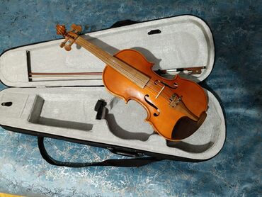 gitaraya oxsar musiqi aleti: 4/4 ölçü 4ay işlənib