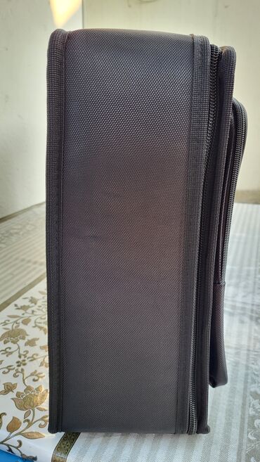 Futlyarlar, çexollar: Korg klaviatura daşımaq üçün nəzərdə tutulmuş bu qara rəngli çanta — 26