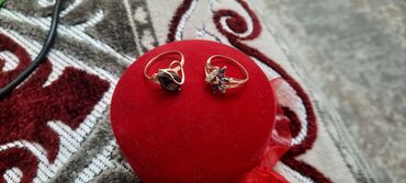 кольцо свадебное: Продаю два кольца 16,5-17 и 17-17.5 размер 585 проба(Россия)