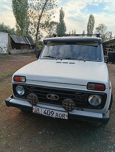 ВАЗ (ЛАДА): ВАЗ (ЛАДА) 4x4 Niva: 2001 г., 1.7 л, Кол менен иштөөчү — 4