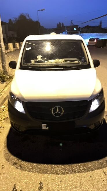 Yük maşınları: Ağ rəngli yük/furqon tipli mikroavtovan Xüsusiyyətlər: - Geniş yan — 27