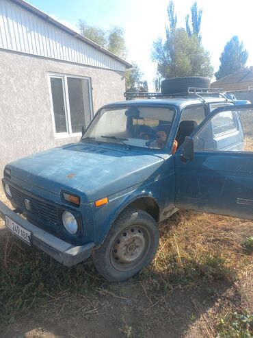 машина уазик: ВАЗ (ЛАДА) 4x4 Нива: 2000 г., 1.7 л, Бензин, Внедорожник