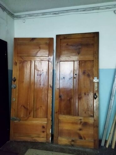 деревянная тарелка: Продаю входные двери одна деревянная лëгка, другая потяжелее с