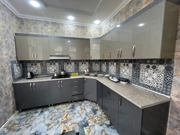 metbex krantlari: Mətbəx mebeli 2.90/1.50 ölçülü,üzərində qaz,moykaasperator olmaqla