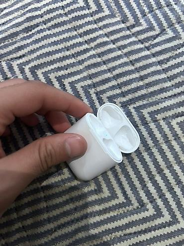 apple watch series 1: Airpods 1 sarj gabi tam iwlekdi — 3