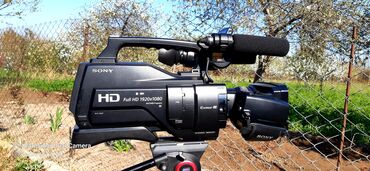adapdir: Sony HXR MC 2500 Yeni kimidir problemsizdi üzerinde 2 eded bateryka