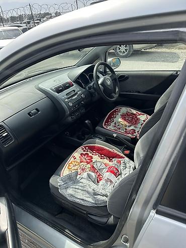 пульт на фит: Honda Fit: 2002 г., Автомат, Бензин — 4