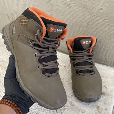 ботинки 40 в Кыргызстан | Ботинки: КАРАКОЛ БИШКЕК Зимние ботинки, в отличном состоянии, теплые. рассмотрю