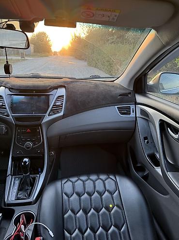автомобиль дайхатсу: Hyundai Elantra: 2015 г., 1.6 л, Автомат, Бензин, Седан — 10