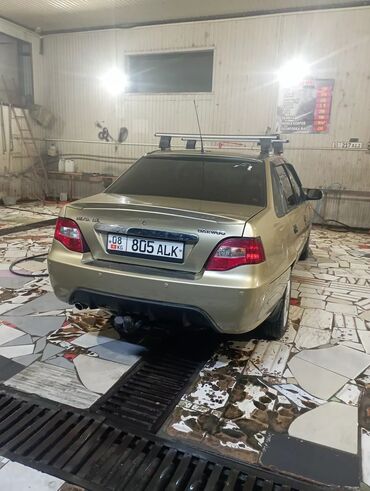 Daewoo: Daewoo Nexia: 2010 г., 1.6 л, Механика, Бензин, Седан