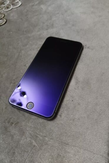 Apple iPhone: IPhone 7, 64 GB, Qırmızı, Barmaq izi, Simsiz şarj, Face ID