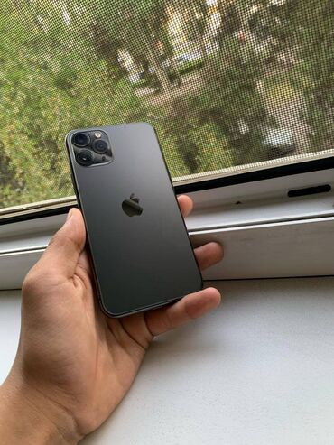 Apple iPhone: IPhone 11 Pro, Б/у, 64 ГБ, Зарядное устройство, Защитное стекло, Чехол, 83 %