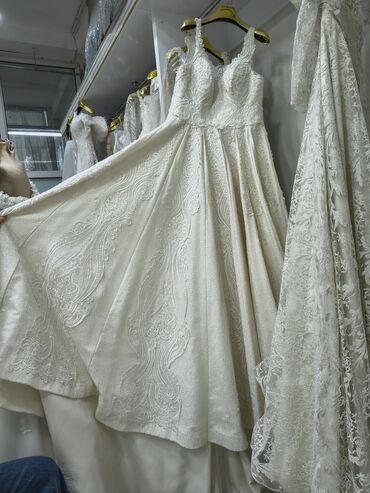 Toy paltarları: Parıltılı gəlinlik paltarı - Rəng: süd ağ/ivori tonlarında - Model — 3