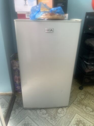 рабочий холодилник: Холодильник Avest, Б/у, Минихолодильник, 50 *