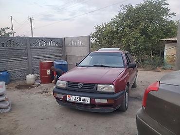 Volkswagen Vento: 1993 г., 1.8 л, Механика, Бензин, Седан
