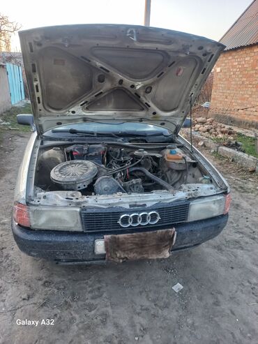 Audi: Audi 80: 1988 г., 1.8 л, Механика, Бензин, Седан