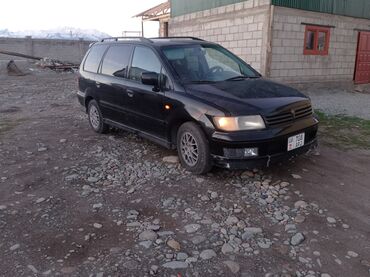 Mitsubishi: Mitsubishi Space Wagon: 2000 г., 2.4 л, Автомат, Бензин, Минивэн