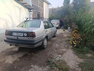 айнек авто: Volkswagen Jetta: 1989 г., 1.8 л, Кол менен иштөөчү, Бензин, Седан — 1
