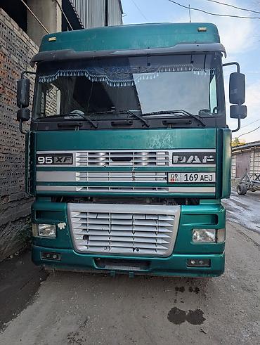 Тягач, DAF, 2002 г., Бортовой