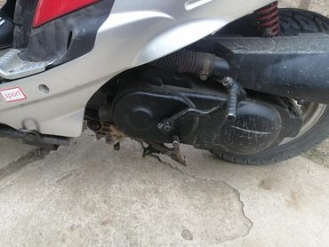 Skuter Boatian 500€, drugi sam vlasnik, motor nije mnogo prešao ima