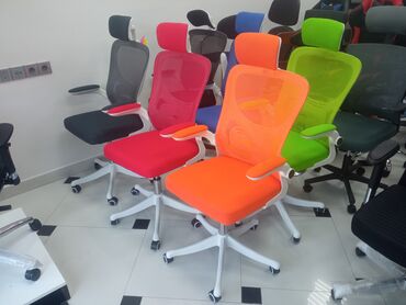 Ofis və oyun kresloları: Yeni, Təkərli, Qolları tənzimlənmir, Parça — 30