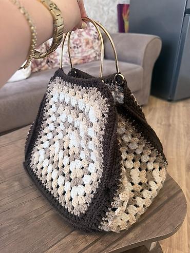 Çantalar: Əl işı toxunma çanta - Dizayn: Qəfəsvari “granny square” naxışlı — 2