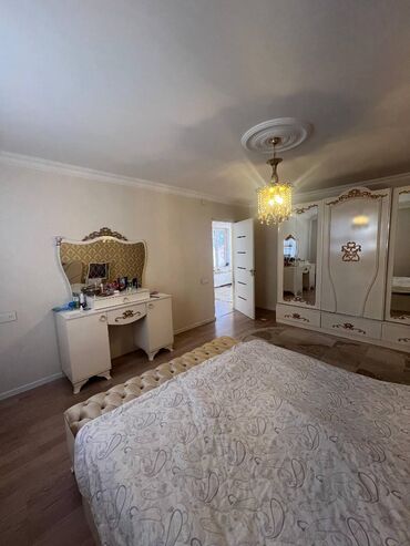 Həyət evləri və villaların satışı: Bakıxanov qəs. 4 otaqlı, 100 kv. m, Orta təmir — 5