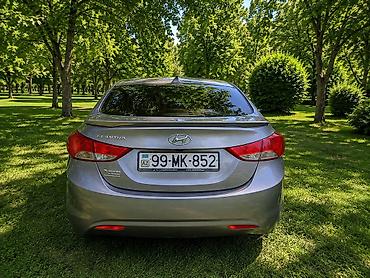 фольксваген пассат 1: Hyundai Elantra: 1.8 л | 2013 г. Седан — 4