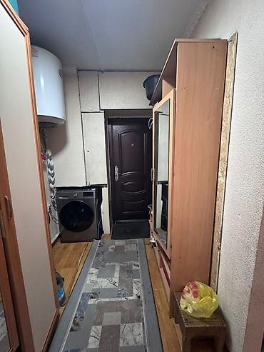 верхний жал: 🏠 Продаётся малосемейка в Бишкеке 📍 Район Таатана 📐 Площадь: 18 м² 🏢 — 3