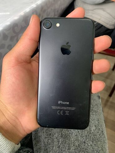 Apple iPhone: IPhone 7, Б/у, 32 ГБ, Черный, Защитное стекло, Коробка, 73 %