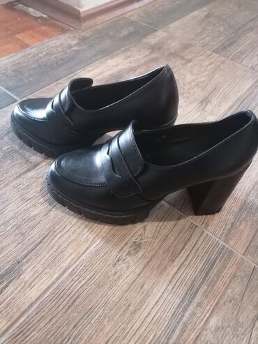 berska cipele: Salonke, 39