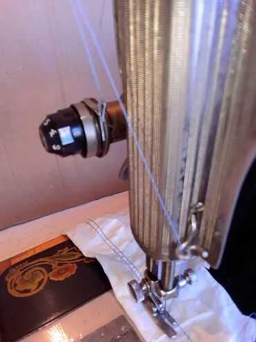 Tikiş maşınları: Əl tikiş maşını satılır.Az işləmiş.Yaxşı vəziyatdədir.Çamadanda,xırda — 9