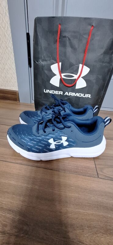 синий suzuki: Продаю кроссовки Under Armour оригинал размер (9) 41,5. Привезли с