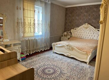 сдам дом в лебединовке: Дом, 200 м², 5 комнат, Агентство недвижимости, Старый ремонт