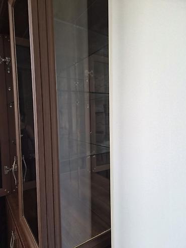 витрина шкаф: Şüşəbənd vitrin şkaf - Material: Ağac teksturalı laminat korpus — 4