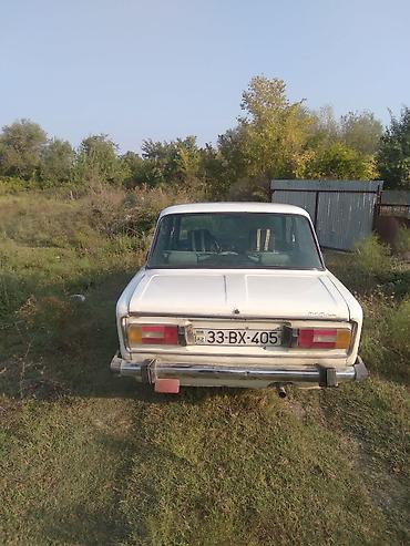 sur mikrofon: VAZ 2106, ağ rəng, sedan Xüsusiyyətlər: - Kuzov: 4 qapılı sedan, ağ — 1