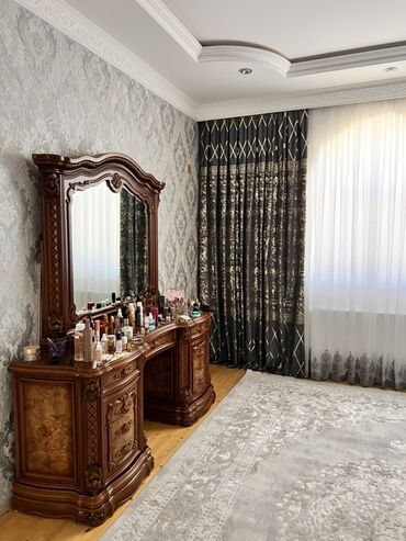 директорский стол: Классический стол, Дерево