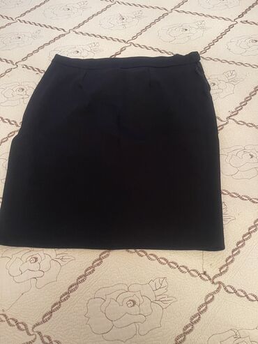 Dəstlər, kostyumlar: Qadın geyim dəsti – 4 parçadan ibarət - Tökmə naxışlı açıq toxunuşlu — 4