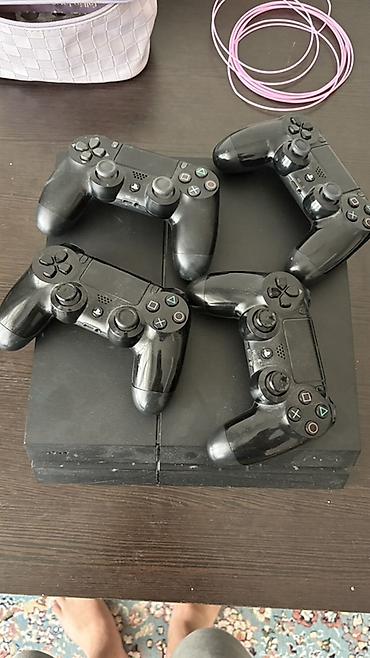 Ps 4 fat. Отличное состояние. В комплекте джойстики, кабель, hdmi
