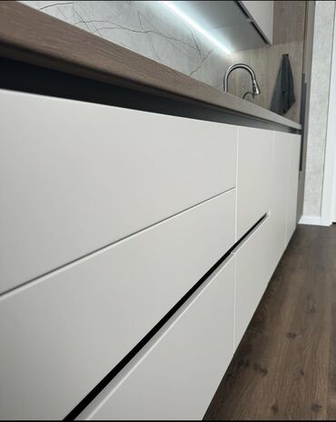 Mətbəx mebeli: Mətbəx dəsti müasir dizaynı ilə funksionallığı və estetik görünüşü -da lalafo.az — 3 Mətbəx mebeli: Mətbəx dəsti müasir dizaynı ilə funksionallığı və estetik görünüşü — 3