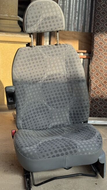 Soyutma və qızdırma sistemləri: Sürücü oturacağı, Qızdırıcısız, Ford Transit, İşlənmiş