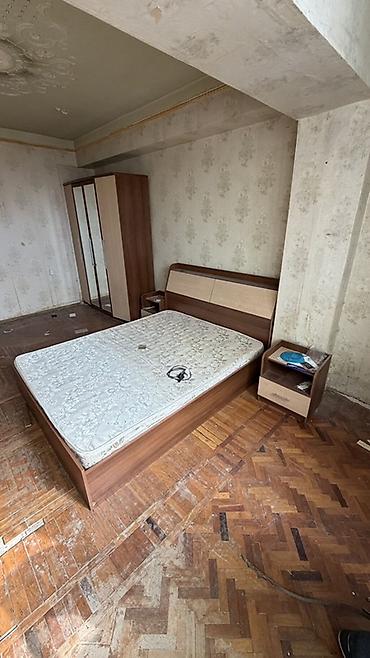 Yataq otağı mebel dəsti Tərkibi: - 2 nəfərlik taxta çarpayı (aşağı